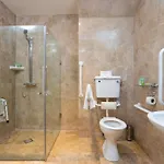 Harbour & Leisure Centre 3*