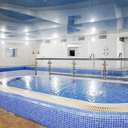 Harbour & Leisure Centre מלון