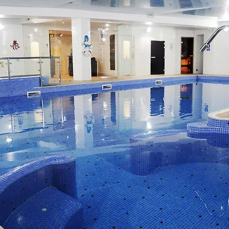 Hotel Harbour & Leisure Centre 3*