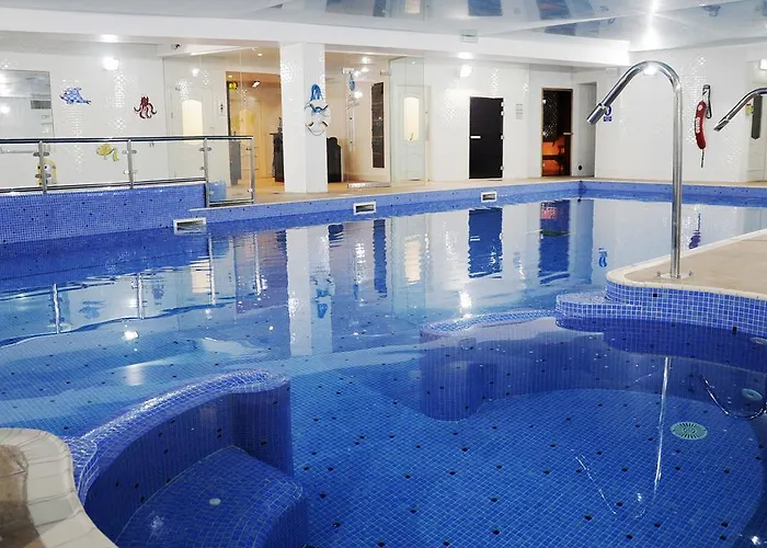 Отель Harbour & Leisure Centre 3*